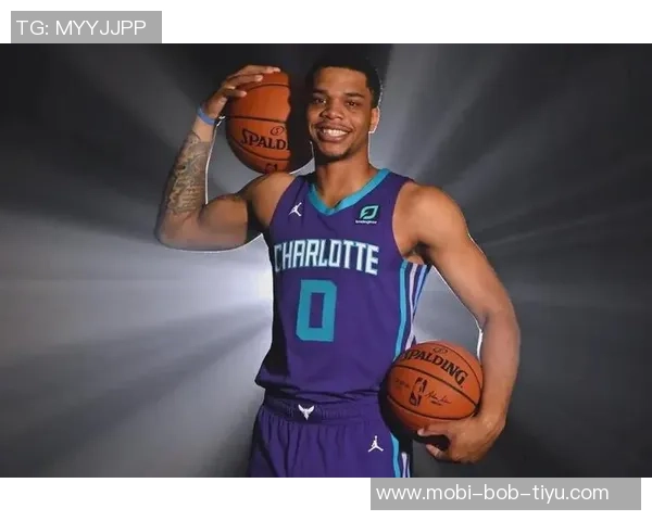 迈尔斯布里奇斯上半场表现出色8投3中贡献14分3助攻并罚球全中 迈尔斯布里奇斯上半场表现出色8投3中贡献14分3助攻并罚球全中